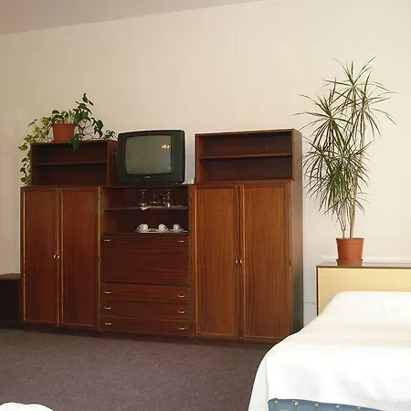 Unie 2* Prag